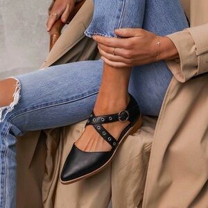 EUC Bared Footwear Shikra Flats in Black w/ Gold Hardware, size 39EU/8.5US